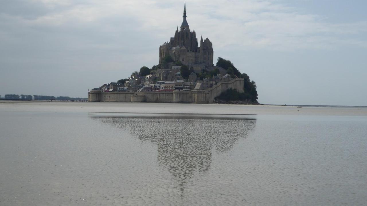 Maison D'Hotes De Charme La Rose De Ducey Pres Du Mont Saint Michel Exterior photo